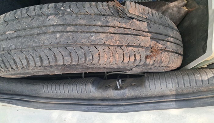 2013 Ford Classic CLXI 1.4 DIESEL, Diesel, Manual, 1,26,122 km, tyre