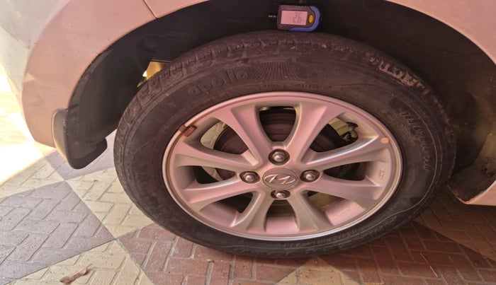 2015 Hyundai Grand i10 ASTA AT 1.2 KAPPA VTVT, Petrol, Automatic, 29,252 km, tyre