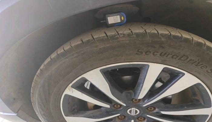 2019 Nissan Kicks XV DIESEL, Diesel, Manual, 1,54,130 km, tyre