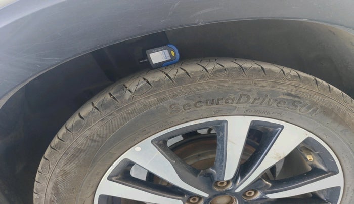 2019 Nissan Kicks XV DIESEL, Diesel, Manual, 1,54,130 km, tyre