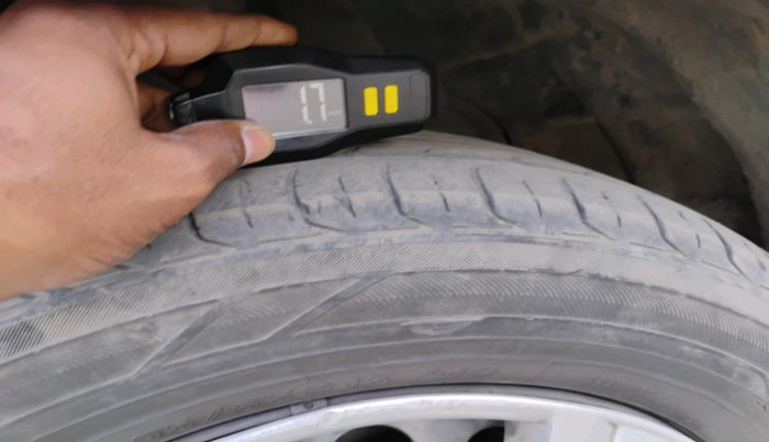 2013 Ford Ecosport TREND 1.5L DIESEL, Diesel, Manual, 1,24,327 km, tyre