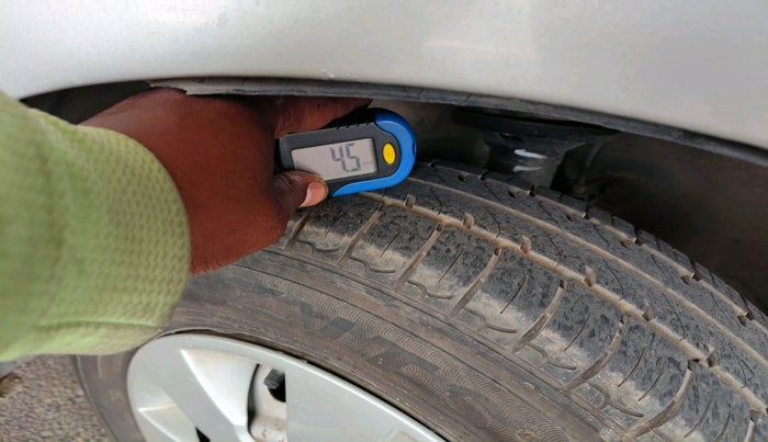 2017 Maruti Wagon R 1.0 LXI CNG, CNG, Manual, 1,45,454 km, tyre