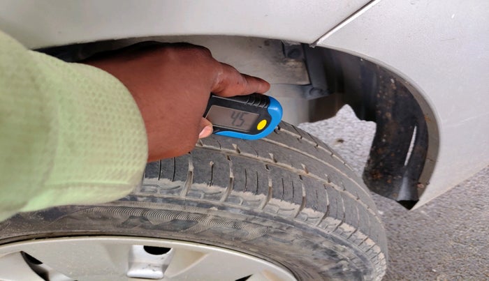 2017 Maruti Wagon R 1.0 LXI CNG, CNG, Manual, 1,45,454 km, tyre