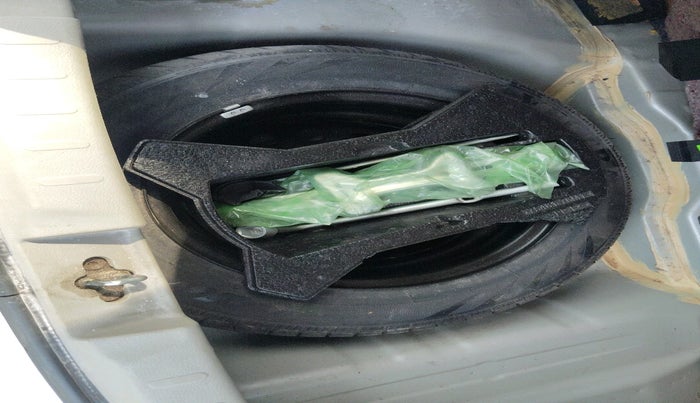 2017 Maruti Celerio ZXI AMT (O), Petrol, Automatic, 1,18,939 km, tyre