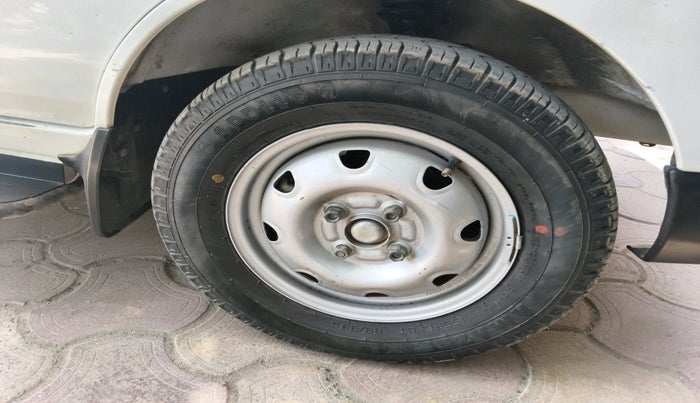 2022 Maruti Eeco 5 STR AC CNG (O), CNG, Manual, 85,904 km, tyre