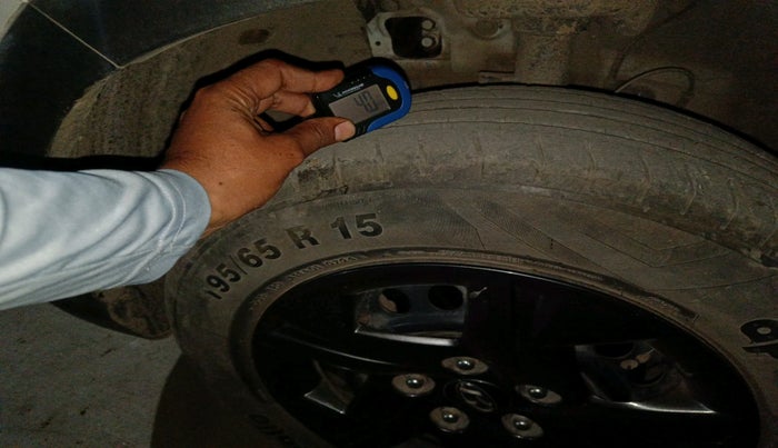 2024 Hyundai VENUE S 1.2, Petrol, Manual, 20,095 km, tyre