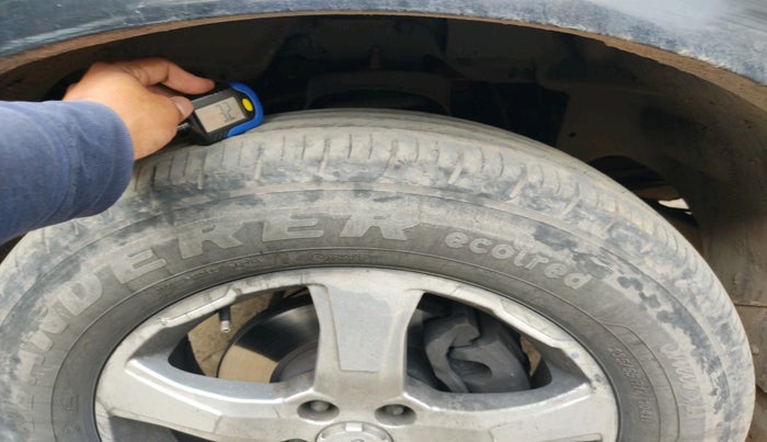 2017 Mahindra Scorpio S4 PLUS 1.99 INTELLI-HYBRID, Diesel, Manual, 98,489 km, tyre