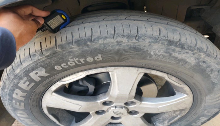 2017 Mahindra Scorpio S4 PLUS 1.99 INTELLI-HYBRID, Diesel, Manual, 98,489 km, tyre