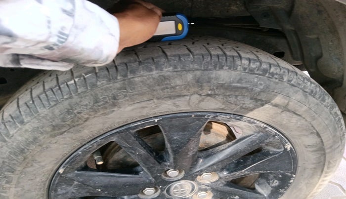 2017 Toyota Innova Crysta TOURING SPORT DIESEL MT, Diesel, Manual, 1,35,321 km, tyre