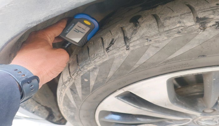 2022 MG HECTOR PLUS SHARP 2.0 DIESEL TURBO MT 6-STR, Diesel, Manual, 1,17,373 km, tyre