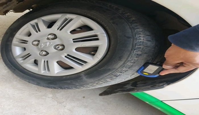 2012 Hyundai Santro Xing GLS, CNG, Manual, 57,453 km, tyre