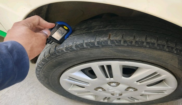 2012 Hyundai Santro Xing GLS, CNG, Manual, 57,453 km, tyre