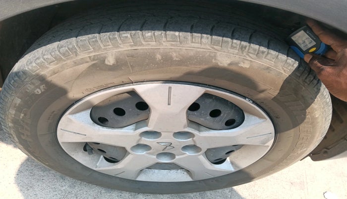 2023 Mahindra XUV300 W6 1.2 PETROL, Petrol, Manual, 46,833 km, tyre