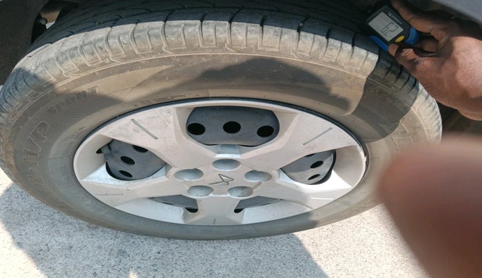 2023 Mahindra XUV300 W6 1.2 PETROL, Petrol, Manual, 46,833 km, tyre