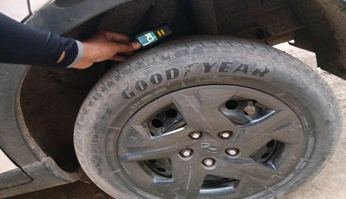 2020 Hyundai VENUE S 1.2, Petrol, Manual, 60,520 km, tyre