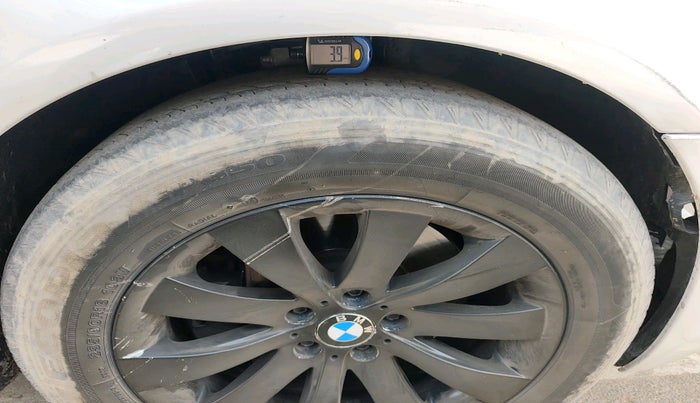 2011 BMW 7 Series 730Ld, Diesel, Automatic, 1,54,925 km, tyre