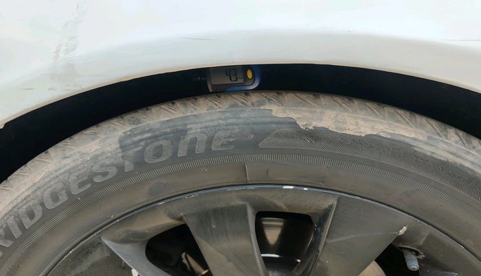 2011 BMW 7 Series 730Ld, Diesel, Automatic, 1,54,925 km, tyre