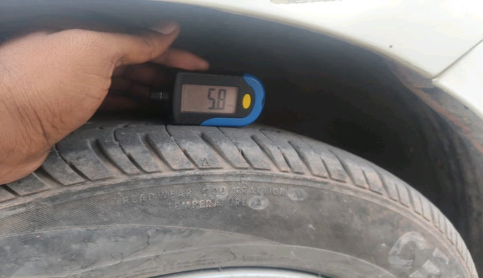 2015 Hyundai Elite i20 MAGNA 1.2, CNG, Manual, 1,01,632 km, tyre