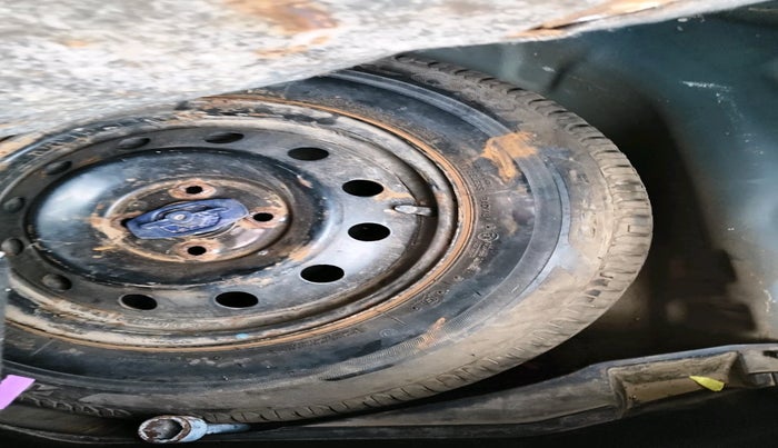 2019 Maruti Swift VXI, Petrol, Manual, 1,16,808 km, tyre