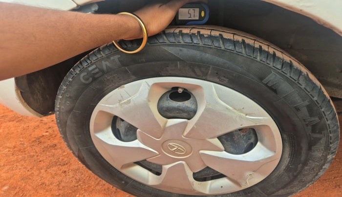 2018 Tata TIGOR XM PETROL, Petrol, Manual, 63,229 km, tyre