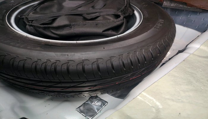 2025 Tata NEXON  Pure Plus 1.2 Petrol AMT, Petrol, Automatic, 5,820 km, tyre