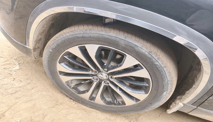 2021 MG HECTOR SHARP 2.0 DIESEL, Diesel, Manual, 88,892 km, tyre