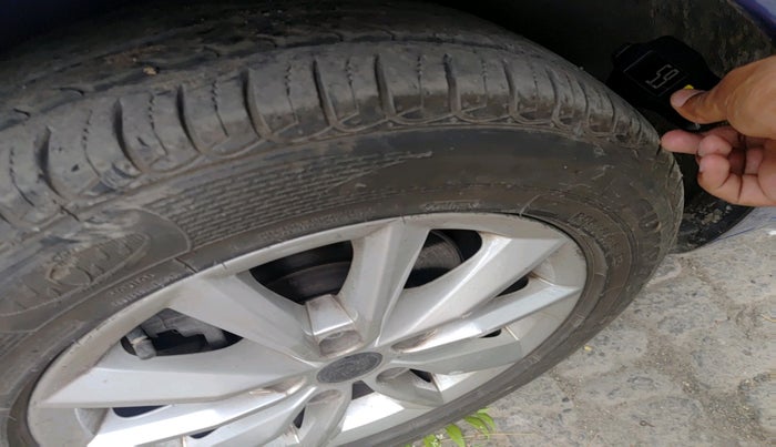 2014 Skoda Octavia AMBITION 1.4 TSI, Petrol, Manual, 1,19,599 km, tyre