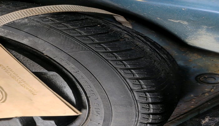 2014 Skoda Octavia AMBITION 1.4 TSI, Petrol, Manual, 1,19,599 km, tyre