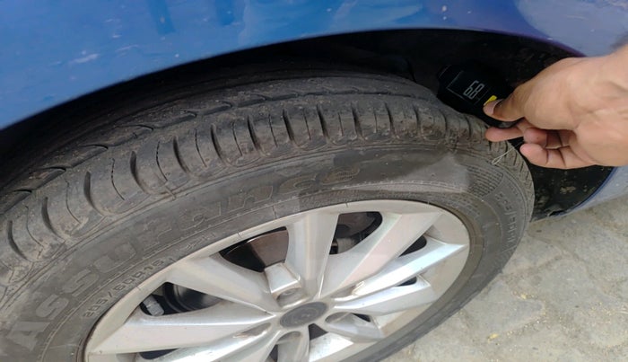 2014 Skoda Octavia AMBITION 1.4 TSI, Petrol, Manual, 1,19,599 km, tyre