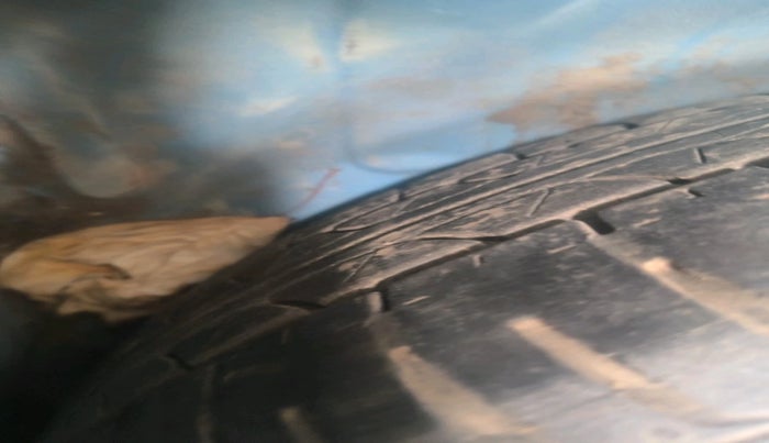 2012 Honda Brio V MT, Petrol, Manual, 88,039 km, tyre