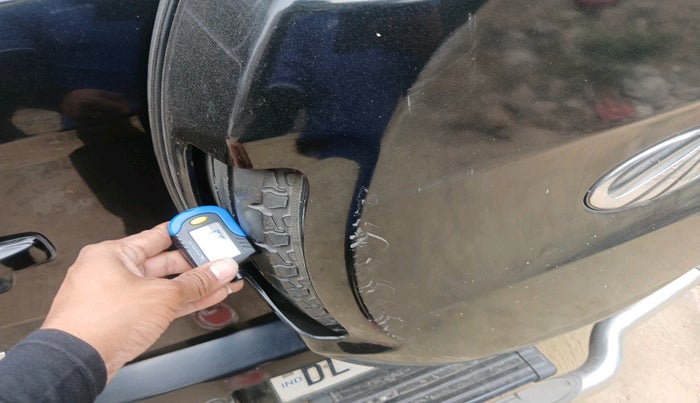 2017 Mahindra TUV300 T8 AMT, Diesel, Automatic, 1,09,130 km, tyre