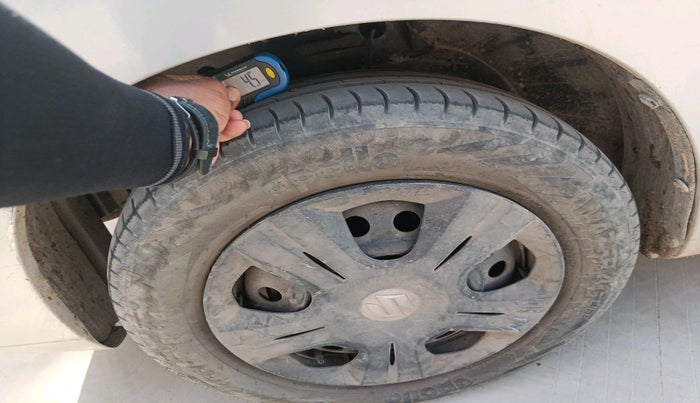 2012 Maruti Wagon R 1.0 VXI, CNG, Manual, 1,22,015 km, tyre