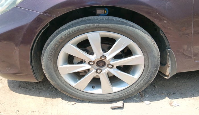 2013 Hyundai Verna FLUIDIC 1.6 CRDI SX, Diesel, Manual, 1,34,873 km, tyre