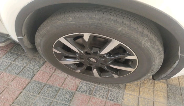 2019 Mahindra XUV500 W11, Diesel, Manual, 98,918 km, tyre