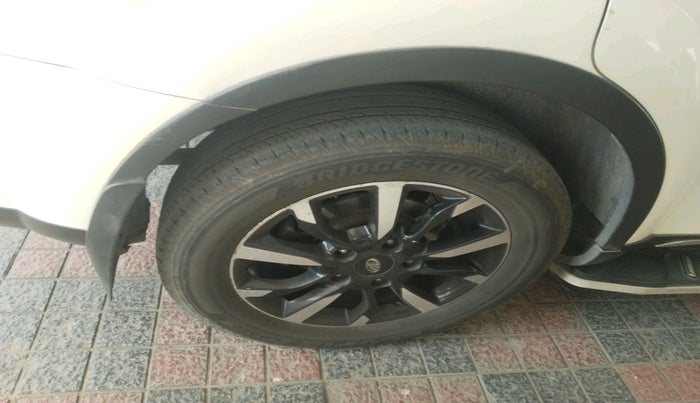 2019 Mahindra XUV500 W11, Diesel, Manual, 98,918 km, tyre