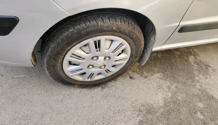 2008 Hyundai Santro Xing GLS, Petrol, Manual, 1,02,480 km, tyre