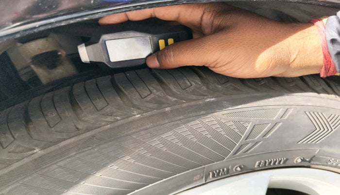 2014 Mercedes Benz Ml Class 350 CDI, Diesel, Automatic, 1,24,750 km, tyre