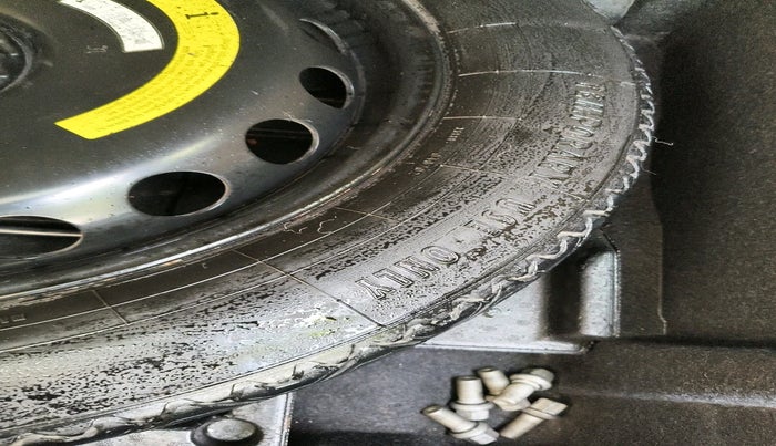 2014 Mercedes Benz Ml Class 350 CDI, Diesel, Automatic, 1,24,750 km, tyre