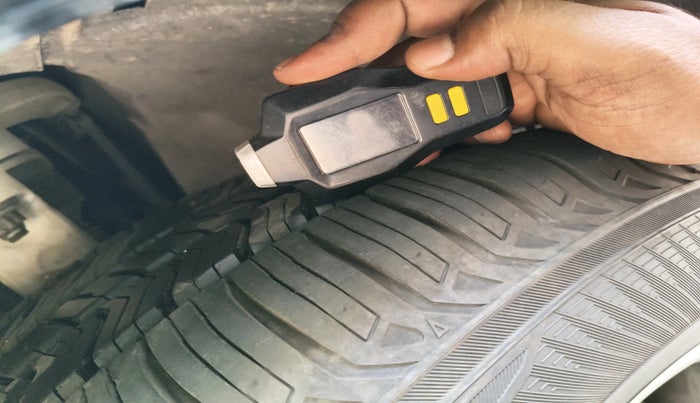 2014 Mercedes Benz Ml Class 350 CDI, Diesel, Automatic, 1,24,750 km, tyre