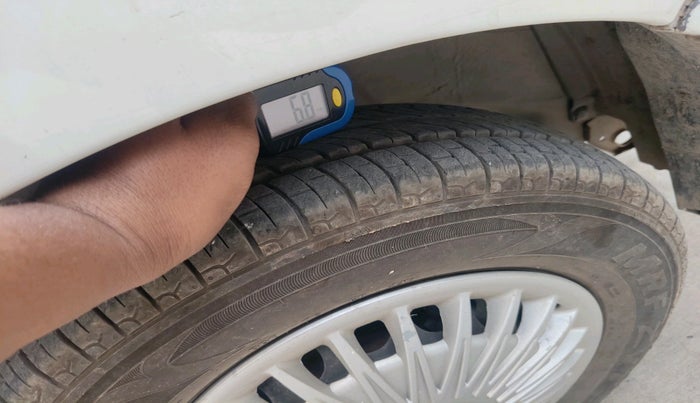 2013 Maruti Alto 800 LXI, Petrol, Manual, 1,08,516 km, tyre