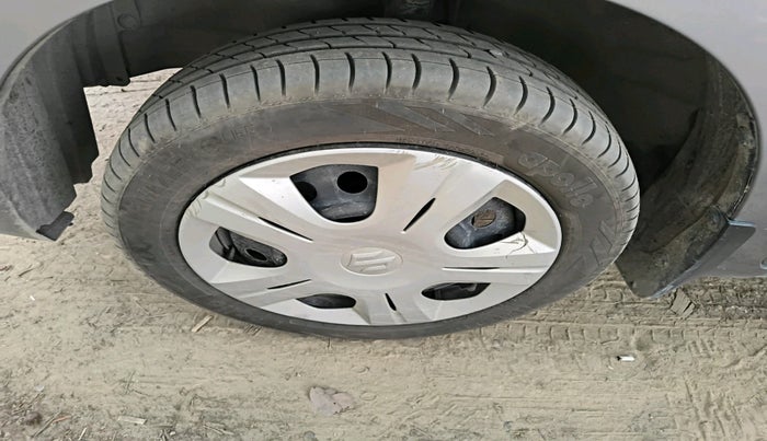 2017 Maruti Wagon R 1.0 VXI, Petrol, Manual, 1,16,393 km, tyre