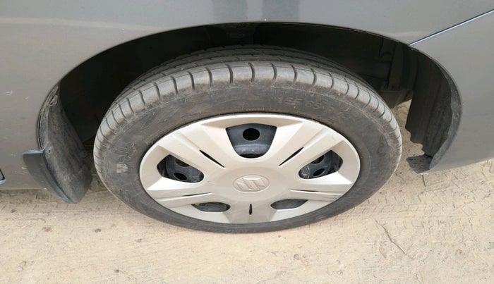 2017 Maruti Wagon R 1.0 VXI, Petrol, Manual, 1,16,393 km, tyre