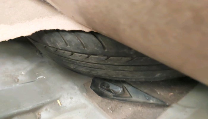 2005 Honda City 1.5L GXI, Petrol, Manual, 1,25,747 km, tyre