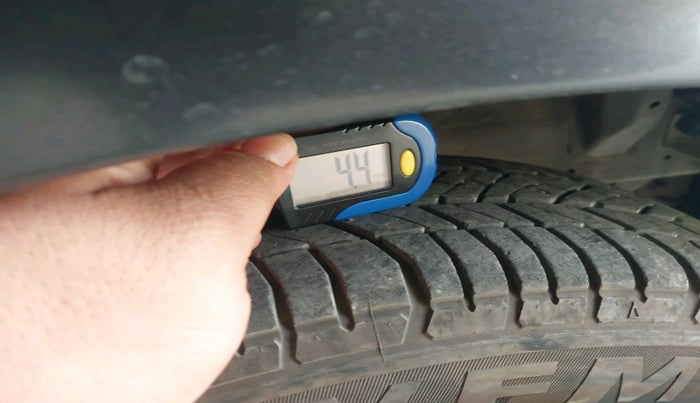 2005 Honda City 1.5L GXI, Petrol, Manual, 1,25,747 km, tyre