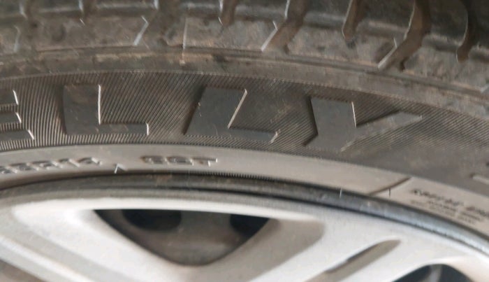 2005 Honda City 1.5L GXI, Petrol, Manual, 1,25,747 km, tyre