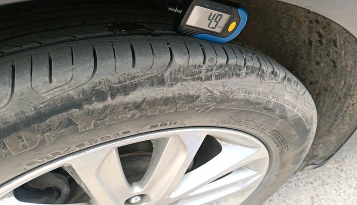 2015 Hyundai New Elantra 1.8 S VTVT, Petrol, Manual, 1,03,144 km, tyre