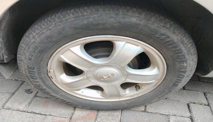 2009 Hyundai Verna  SX 1.6 VTVT, Petrol, Manual, 32,222 km, tyre