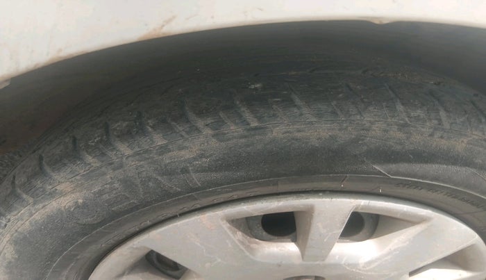 2014 Hyundai i20 ERA 1.2, Petrol, Manual, 1,45,516 km, tyre