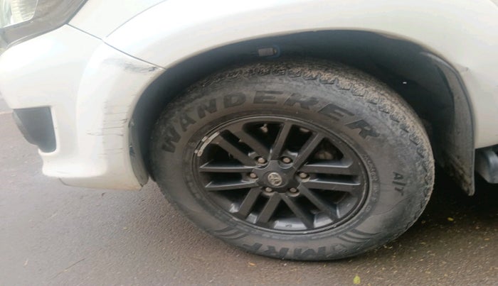 2016 Toyota Fortuner 3.0 4X2 MT, Diesel, Manual, 2,04,605 km, tyre