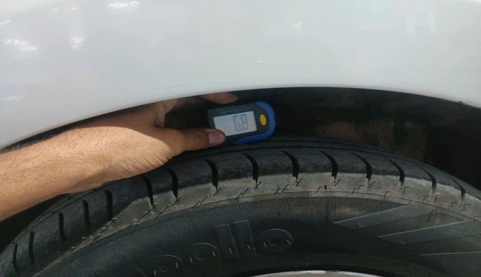 2011 Maruti A Star VXI (ABS) AT, Petrol, Automatic, 88,521 km, tyre